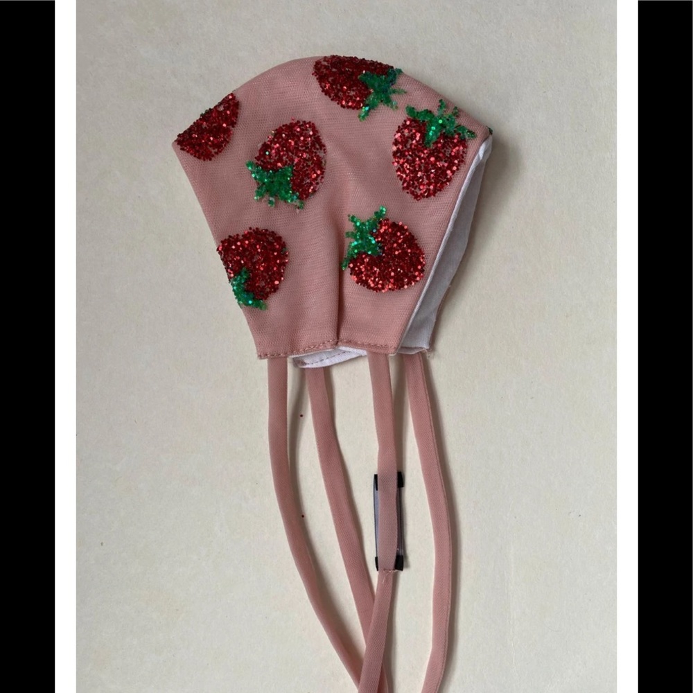 COPY - Brand New Strawberry Face Mask Lirika Matoshi ✨🍓 - Picture 5 of 6
